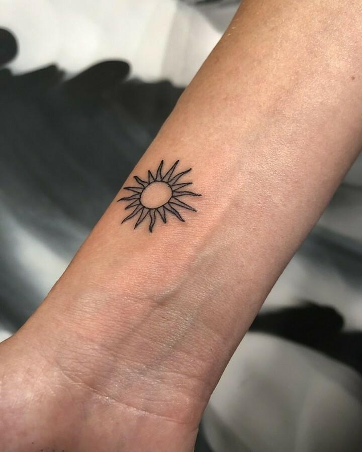 Inksearch tattoo La Familia Tattoo Shop