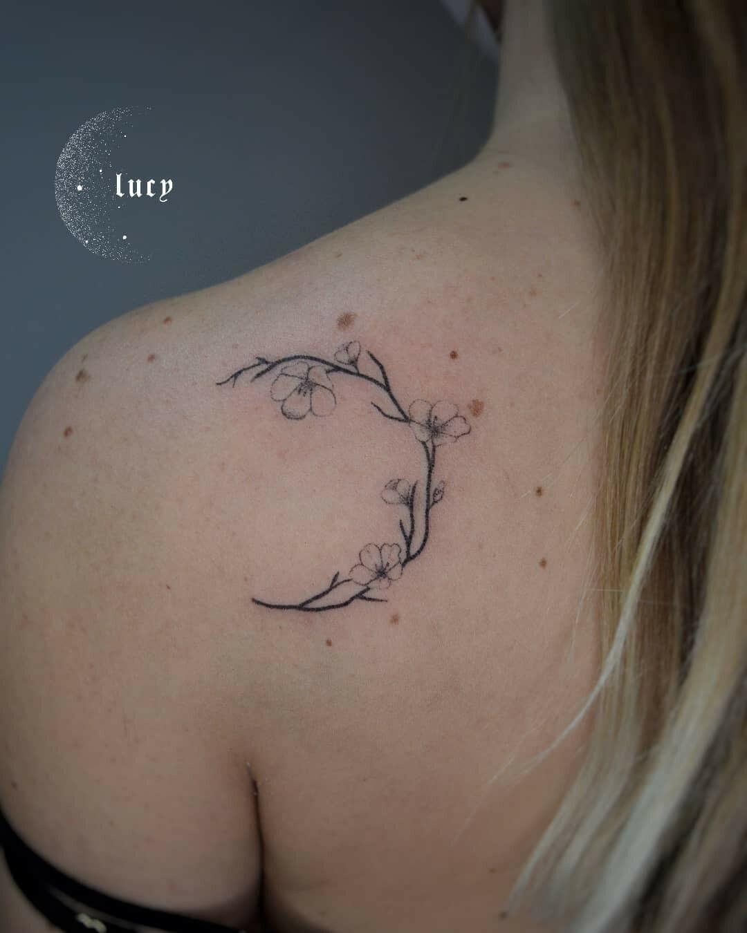 Inksearch tattoo Lucy_handpoke