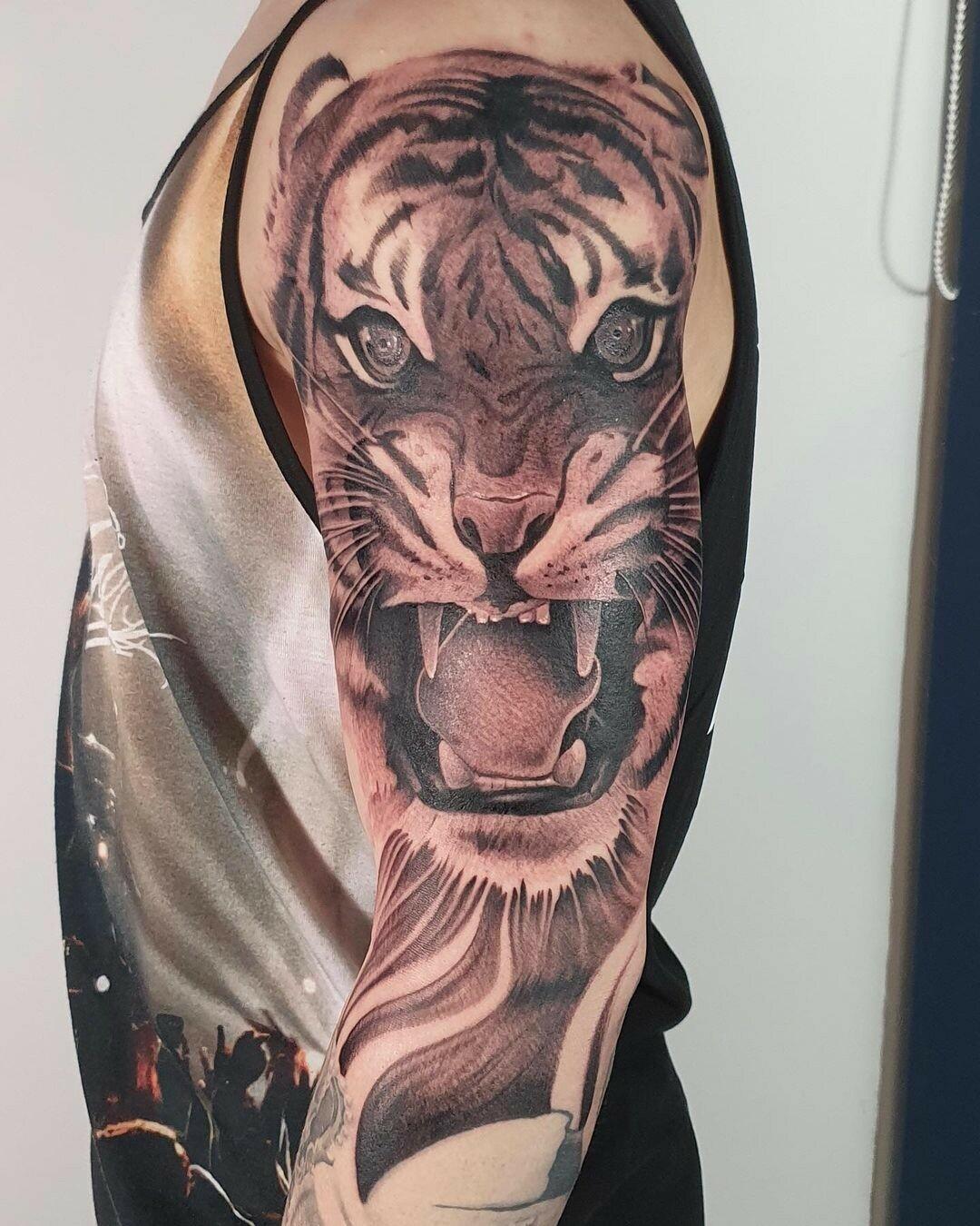 Inksearch tattoo Black Cats Tattoo