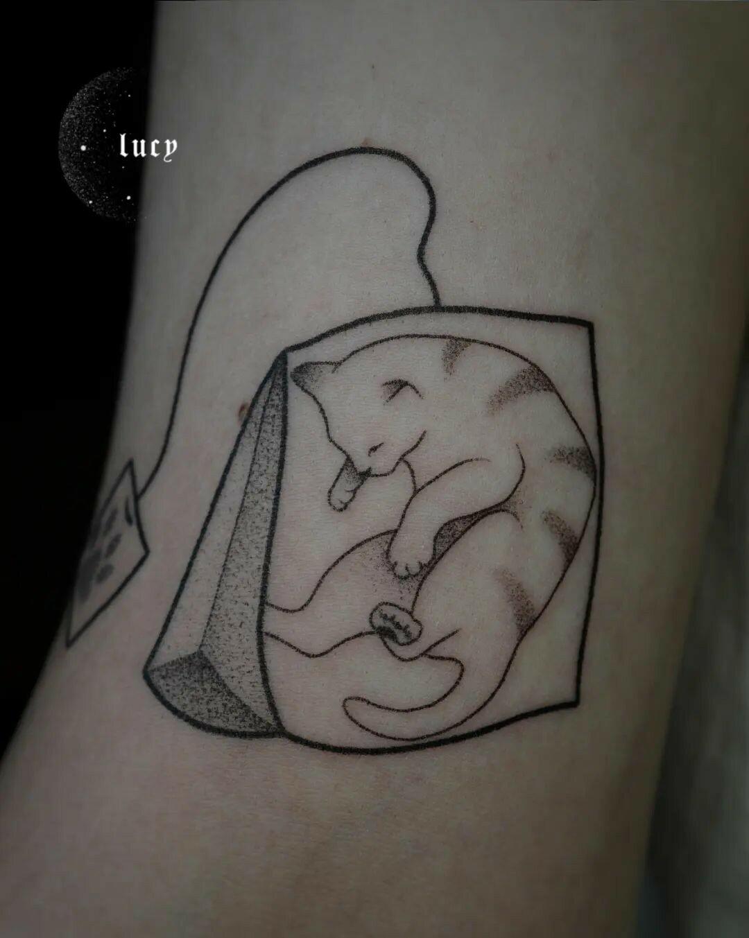 Inksearch tattoo Lucy_handpoke