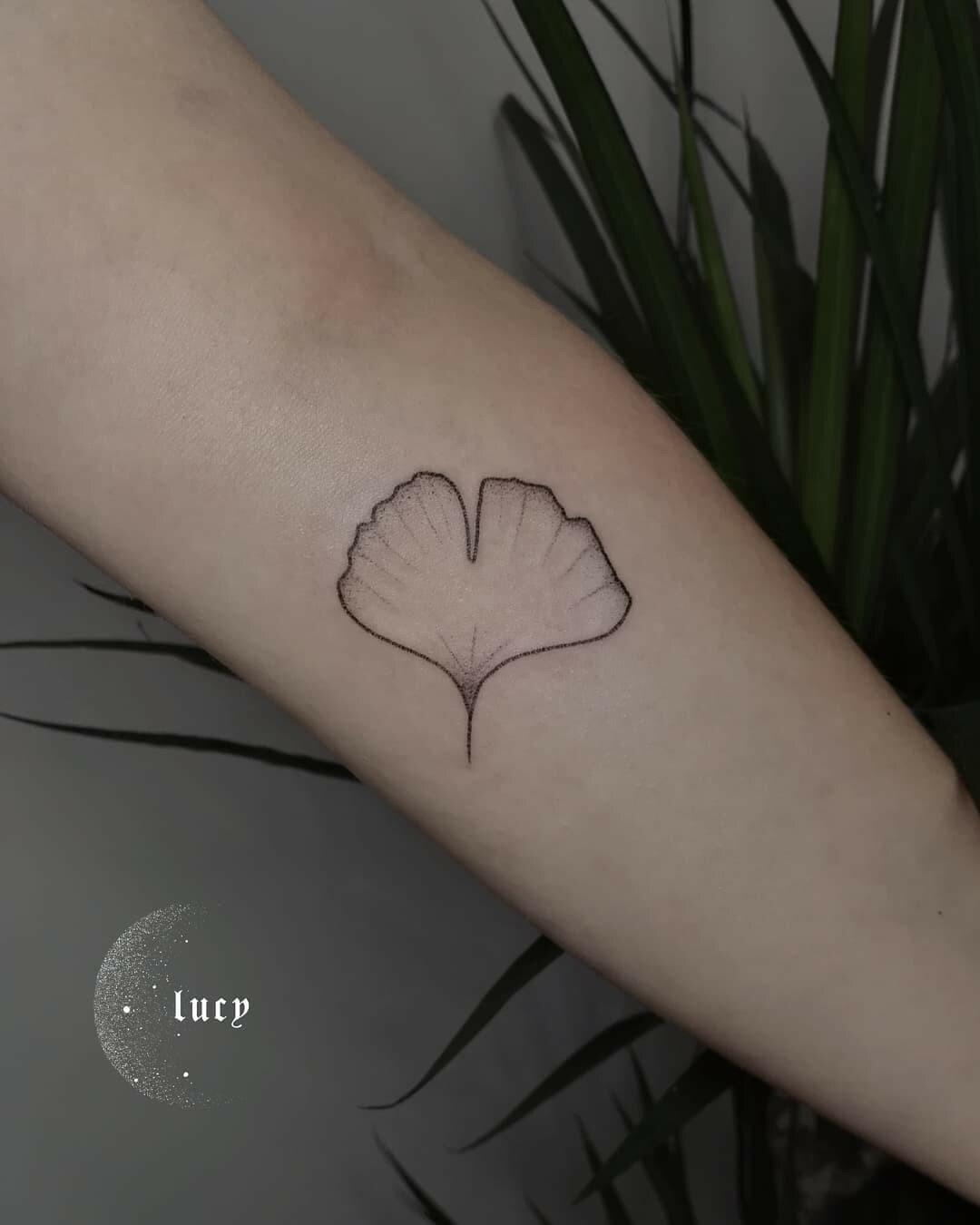 Inksearch tattoo Lucy_handpoke