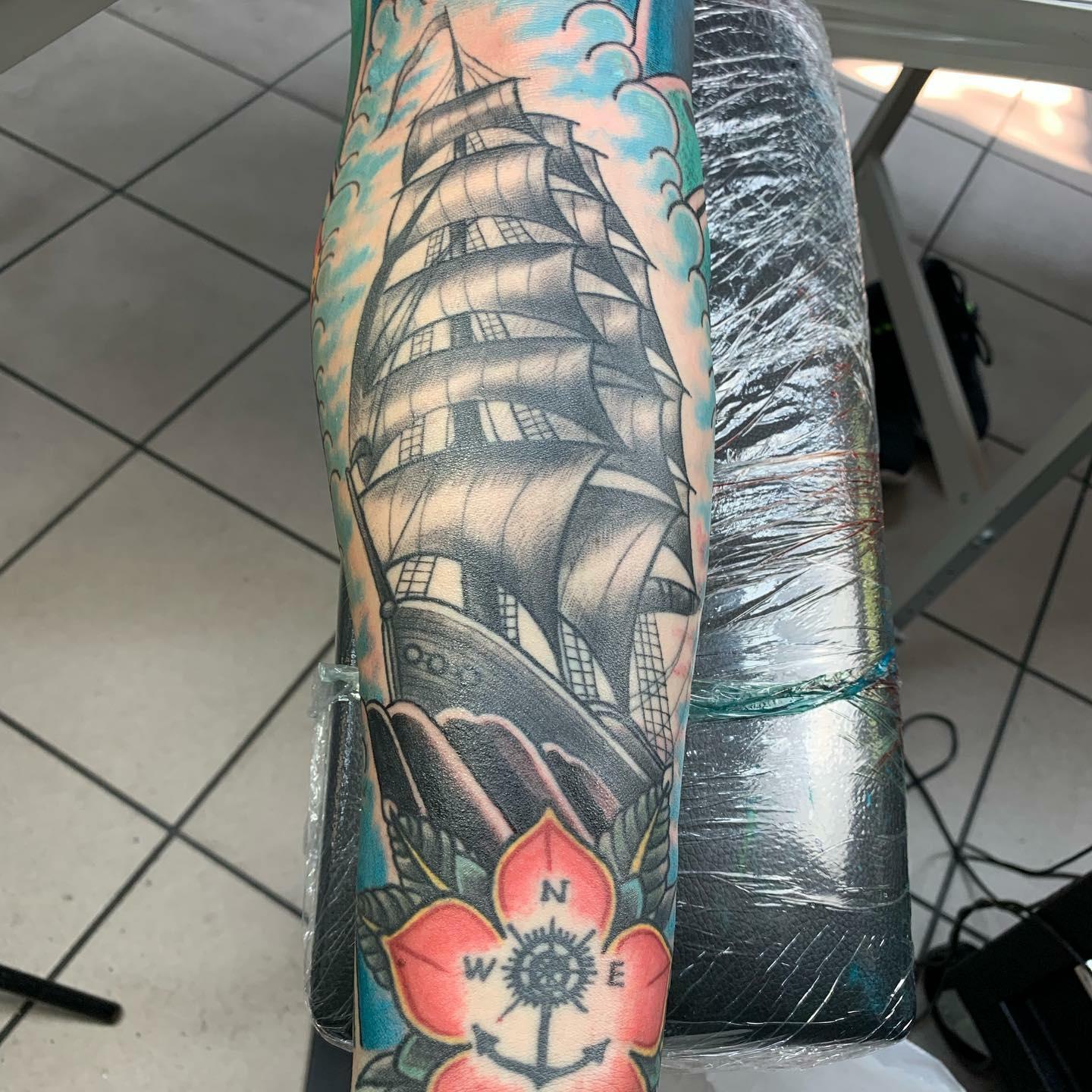 Inksearch tattoo Lebensart Tattoo