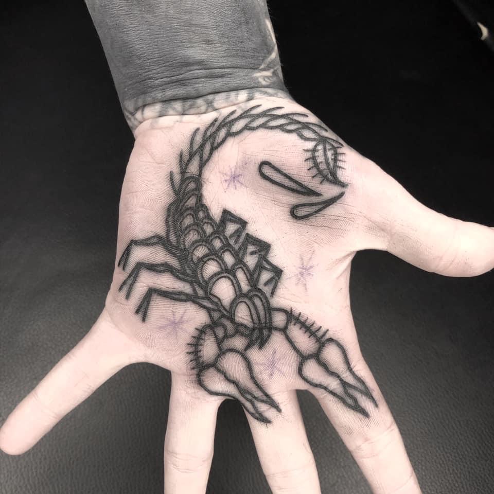 Inksearch tattoo Czarna Igła / Black Needle Tattoos