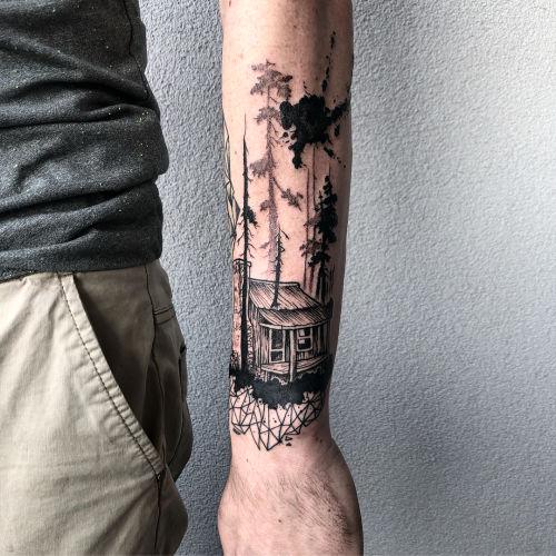 Żółty inksearch tattoo