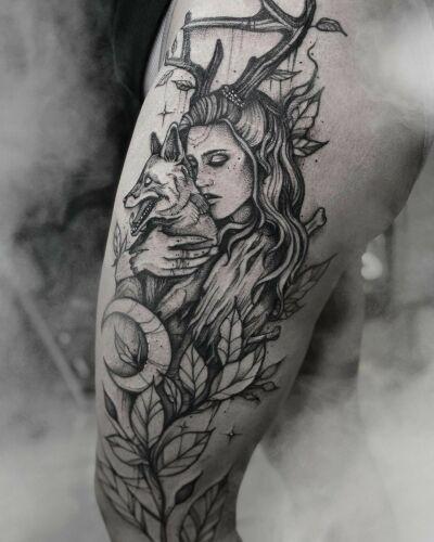 Emanuela Latoszek 🌙 The Sacred Touch ⚜️ inksearch tattoo